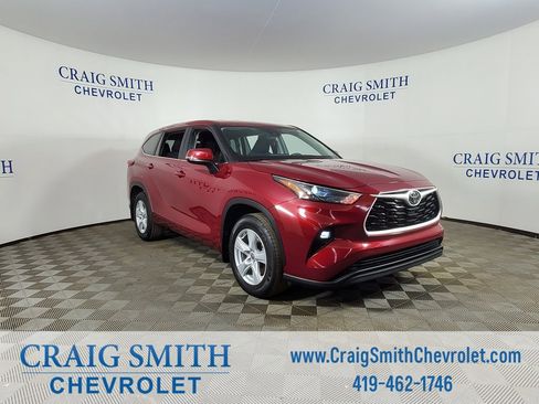 Used 2024 Toyota Highlander LE image 29