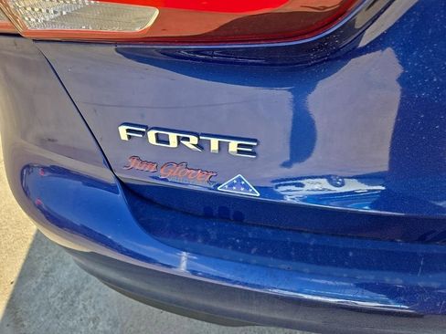 Used 2017 Kia Forte LX image 32