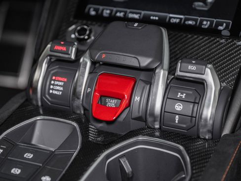 Used 2024 Lamborghini Urus Performante image 43