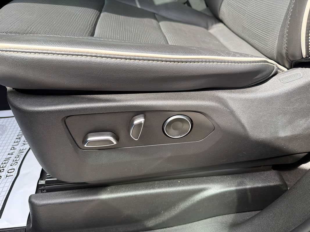 Used 2024 Cadillac Escalade Sport w/ Touring Package AWD/4WD image 27