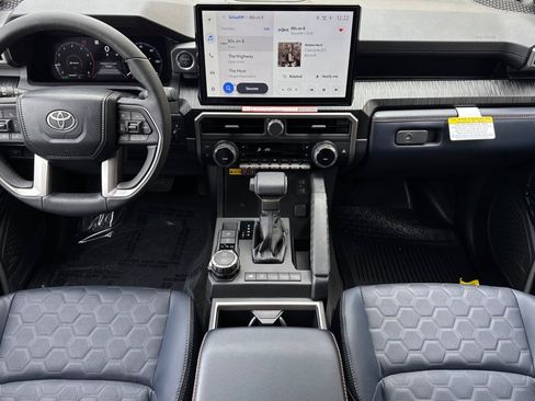 New 2026 Toyota 4Runner 4WD image 12