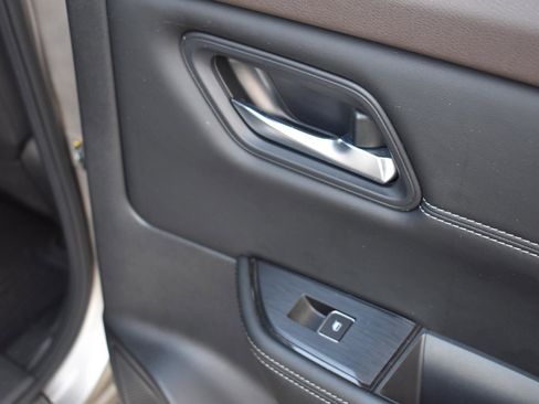 Used 2023 Nissan Rogue SL w/ SL Premium Package image 59