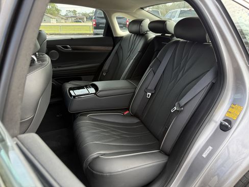 Used 2023 Genesis G80 image 37