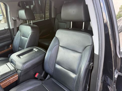 Used 2018 Chevrolet Suburban Premier RWD image 13