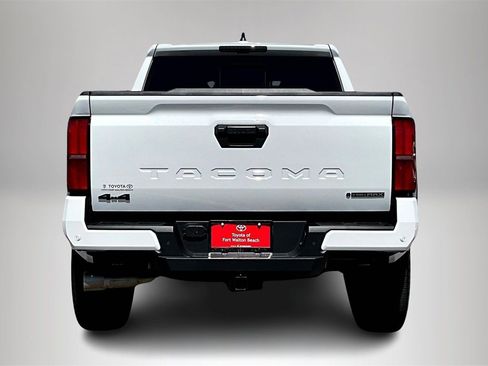 Used 2024 Toyota Tacoma TRD Off-Road image 6