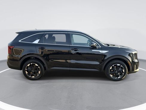 New 2026 Kia Sorento S w/ S Panoramic Sunroof Package image 4