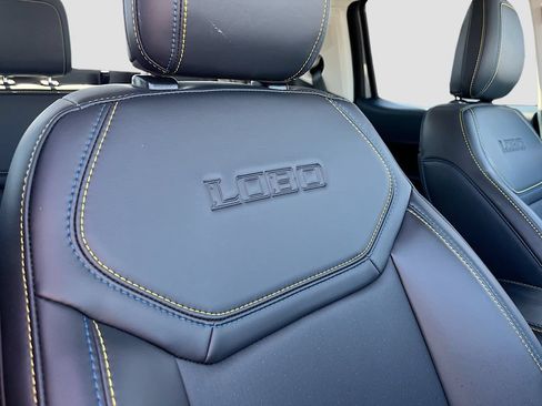 Used 2025 Ford Maverick Lobo AWD/4WD image 32