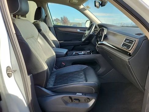 Used 2025 Volkswagen Atlas SEL Premium R-Line AWD/4WD image 9
