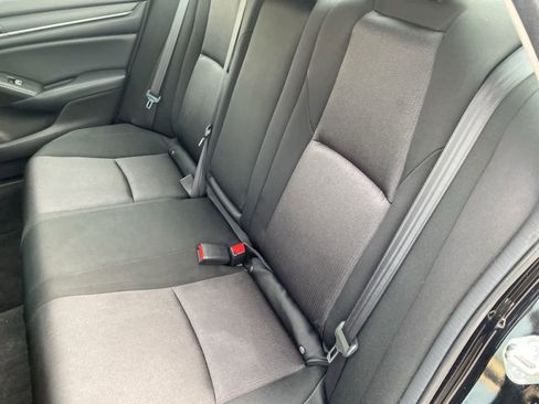 Used 2018 Honda Accord EX image 14