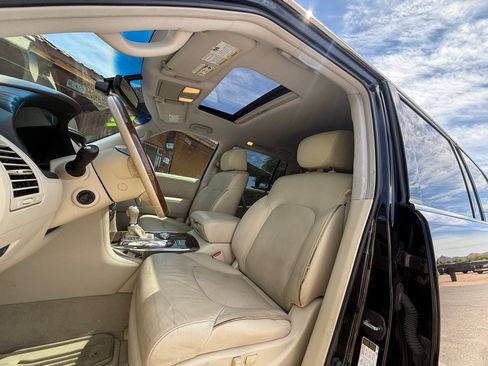 Used 2015 INFINITI QX80 4WD w/ 22" Wheel Package image 8