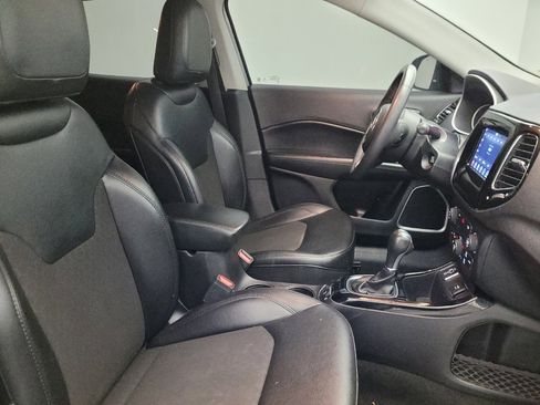 Used 2021 Jeep Compass Latitude image 21