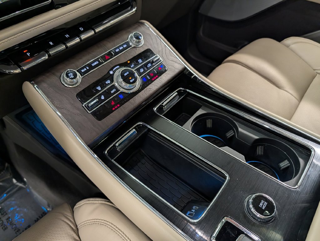 Used 2023 Lincoln Aviator Reserve w/ Equipment Group 201A AWD/4WD image 18