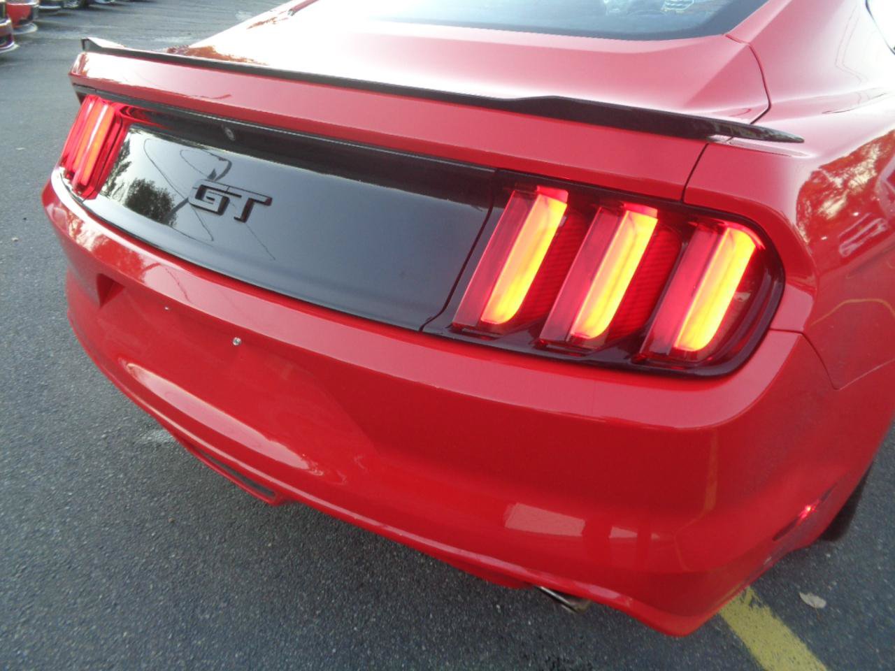 Used 2016 Ford Mustang GT w/ Black Accent Package RWD image 19