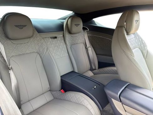 Used 2020 Bentley Continental GT V8 image 30