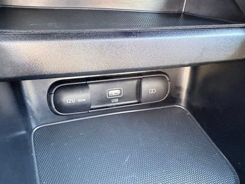 Used 2024 Kia Forte LXS w/ LXS Technology Package FWD image 17