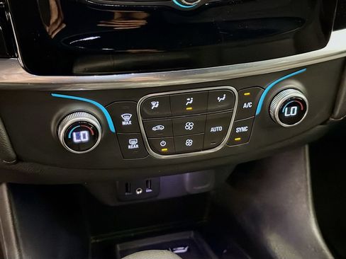 Used 2023 Chevrolet Traverse LT w/ LPO, Floor Liner Package AWD/4WD image 18