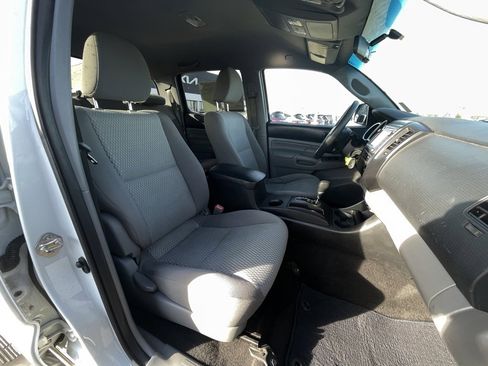 Used 2014 Toyota Tacoma PreRunner image 26
