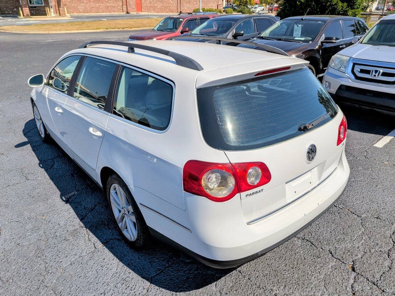 Used 2008 Volkswagen Passat 2.0T FWD image 21