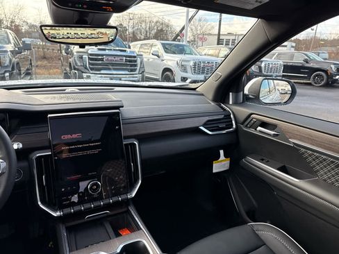 New 2026 GMC Acadia Denali w/ Super Cruise Package image 16