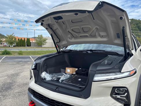 New 2026 Chevrolet Silverado EV Trail Boss w/ Premium Package image 55