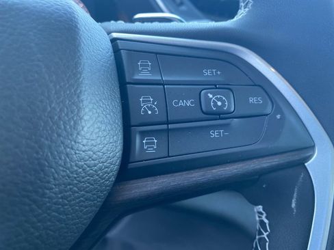 Used 2023 Jeep Grand Cherokee L Limited w/ Black Appearance Package image 29