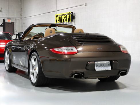 Used 2011 Porsche 911 Cabriolet image 34