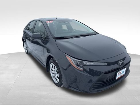 Used 2023 Toyota Corolla LE image 7