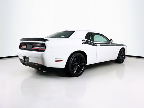 Used 2022 Dodge Challenger R/T w/ Performance Handling Group image 9