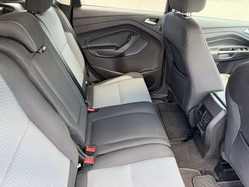 Used 2017 Ford Escape SE w/ Equipment Group 201A AWD/4WD image 16