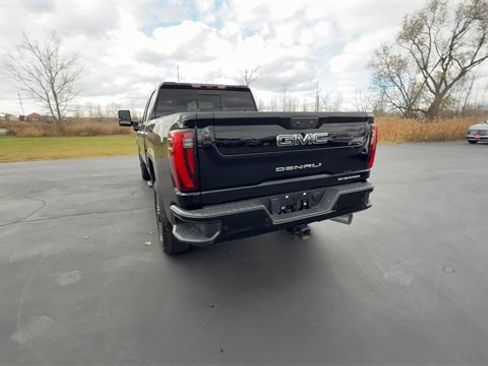 Used 2025 GMC Sierra 2500 Denali Ultimate w/ Snow Plow Prep/Camper Package image 7