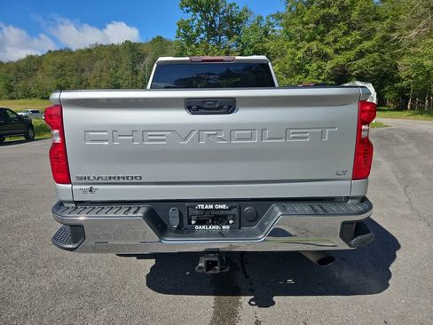 Used 2021 Chevrolet Silverado 2500 LT w/ Convenience Package AWD/4WD image 4