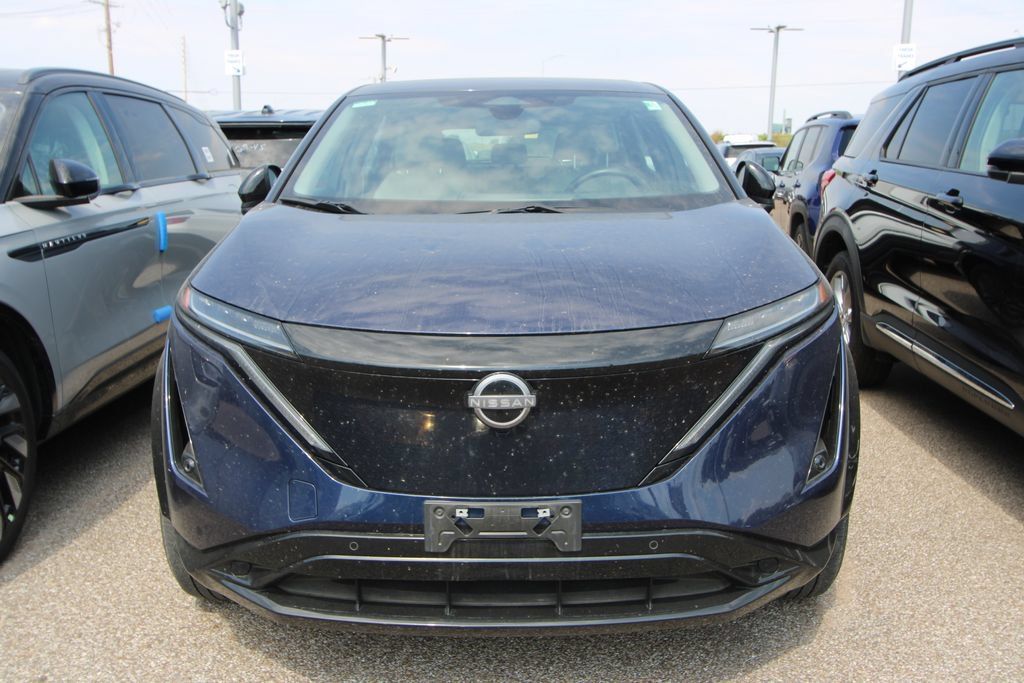 Used 2024 Nissan Ariya AWD image 2