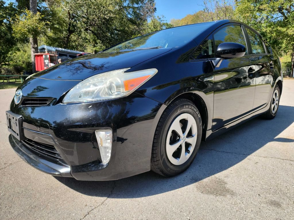 Used 2014 Toyota Prius Two FWD image 3