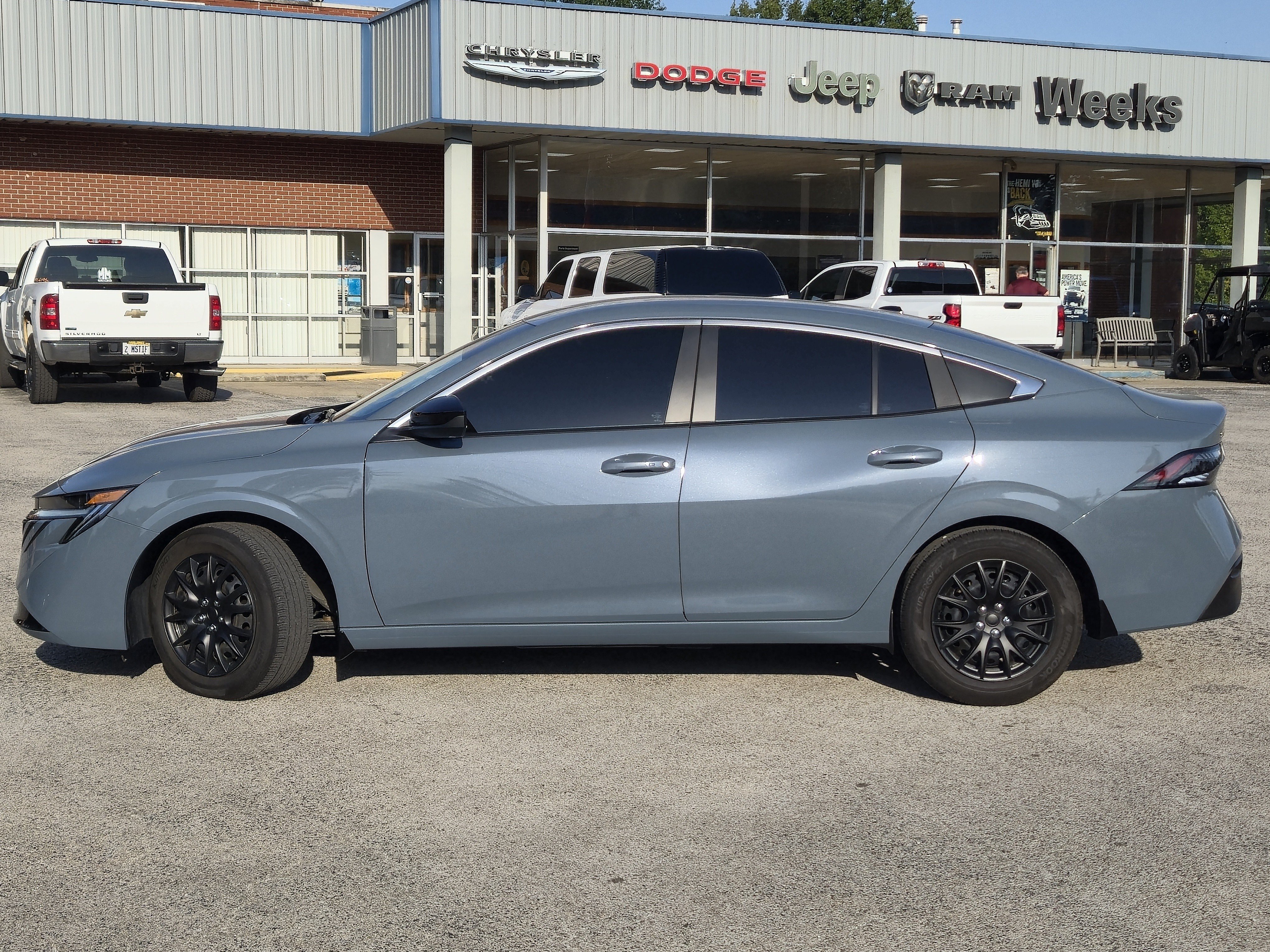 Used 2026 Nissan Sentra SV w/ Floor Mat Package FWD image 3