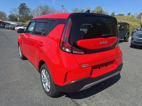 Used 2025 Kia Soul LX image 7