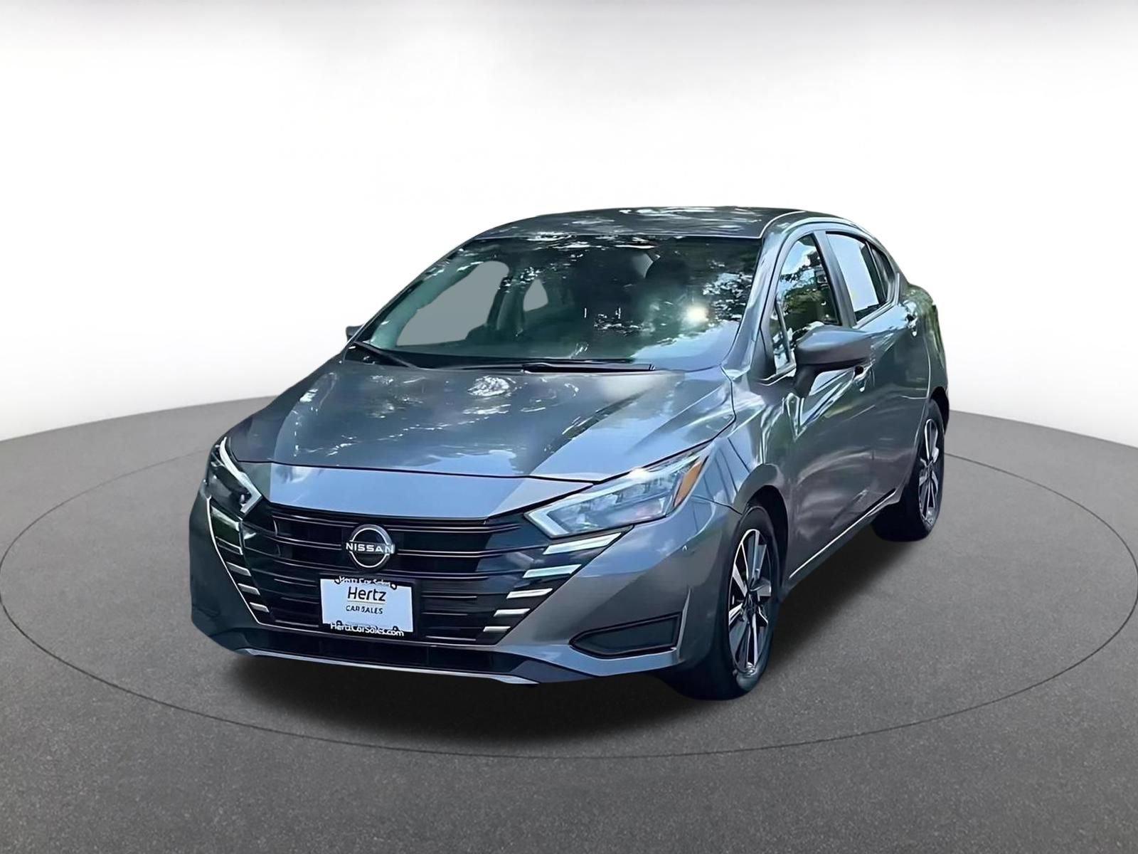 Used 2025 Nissan Versa SV FWD image 4