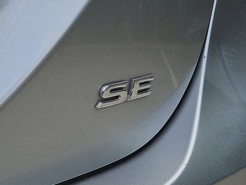 Used 2023 Toyota Camry SE image 30