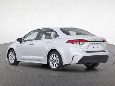 Used 2026 Toyota Corolla LE w/ LE Premium Package FWD image 3