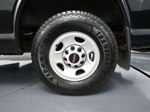 Used 2018 GMC Savana 2500 image 12