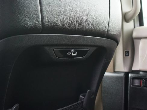 Used 2022 Chrysler Pacifica Touring-L FWD image 12