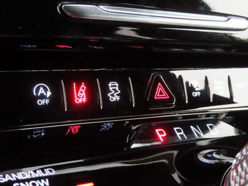 Used 2024 Jeep Wagoneer L Series II w/ Flexible Seating Group image 9