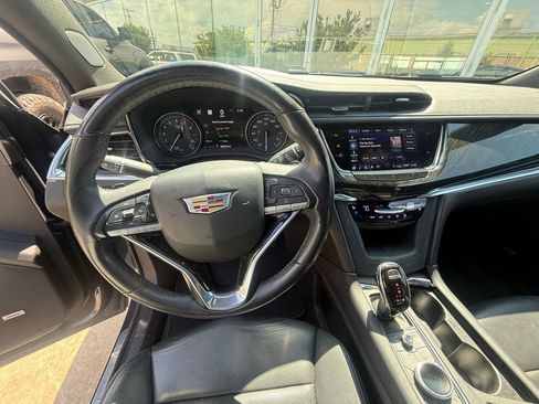 Used 2020 Cadillac XT6 Premium Luxury AWD/4WD image 5