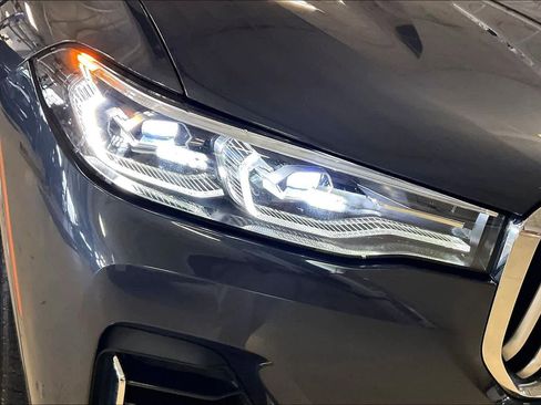 Used 2020 BMW X7 xDrive40i w/ Premium Package AWD/4WD image 25