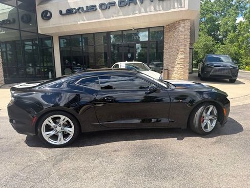 Used 2021 Chevrolet Camaro LT w/ RS Package RWD image 8