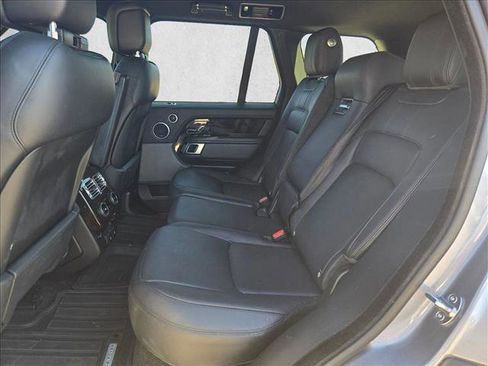 Used 2020 Land Rover Range Rover HSE image 15