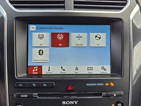 Used 2018 Ford Explorer Platinum AWD/4WD image 9