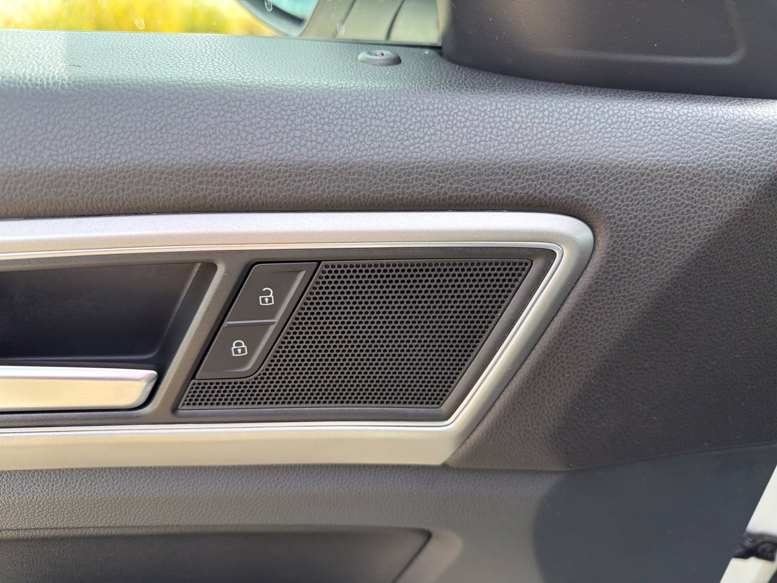 Used 2018 Volkswagen Atlas SE FWD image 18