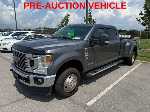Used 2022 Ford F350 XLT w/ XLT Value Package AWD/4WD image 2