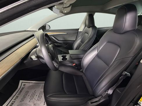 Used 2023 Tesla Model 3 Standard Range image 16