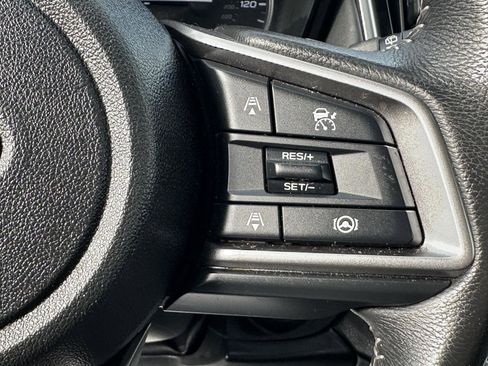 Used 2023 Subaru Outback Premium image 11